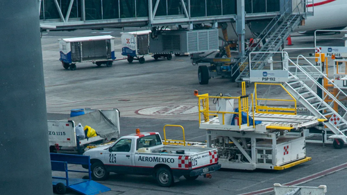 Últimas notícias da empresa sobre O carregador móvel EV da Door Energy impulsiona a eletrificação do aeroporto, dos rebocadores aos carrinhos